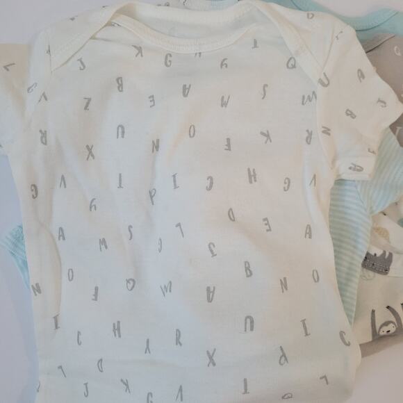 Carter's Baby Set of 5 Onesies Alphabet and Animal Theme Size 6 Months NWT - - - Picture 7 of 10
